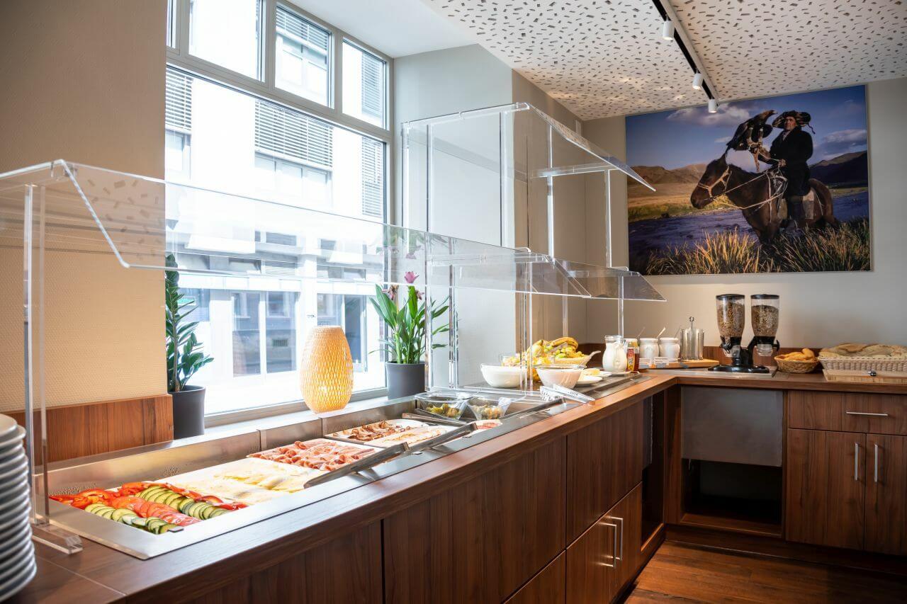 Trip-Inn-Zurich-Fruehstuecksbereich-2